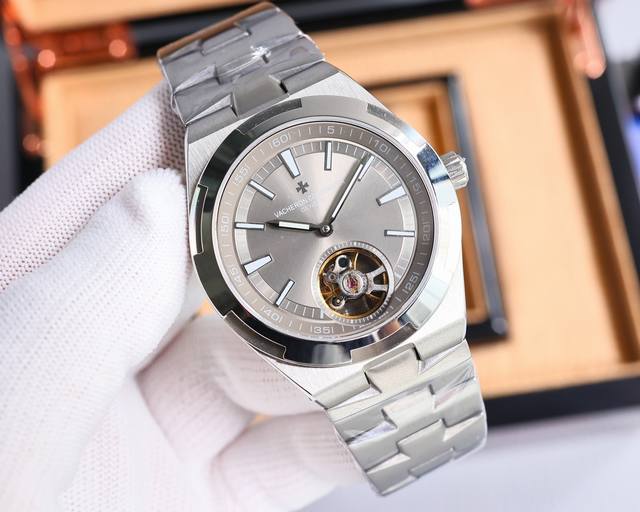 白 -金 江斯丹顿 精品男士腕表全新风格，技艺精湛，独具匠心，尊贵大气，绅士风范。采用全自动机械机芯，顶级316精钢表壳，矿物质超强镜面，尺寸42Mm Ad出品