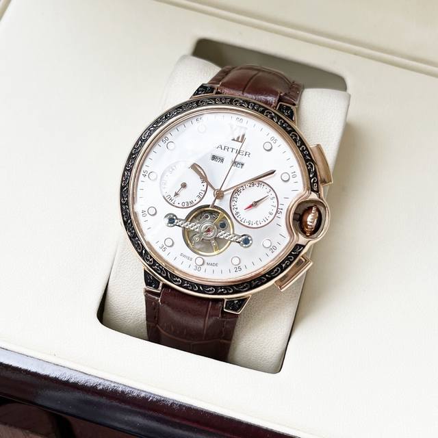 白壳 ，玫瑰金 全新设计 典雅大气 卡地亚-Cartier 男士腕表 全自动机械机芯 矿物强化玻璃 316L精钢表壳 真皮表带 精致飞轮 商务休闲 尺寸:直径4