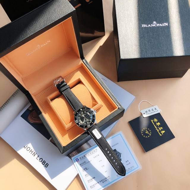 独家首发 顶级渠道货！素有天地良心称号的宝珀经典之作五十噚系列，搭载原装eta2836机芯深度解毒来袭。 作为潜水腕表鼻祖五十噚依附英国海军采购订而书写其潜水性