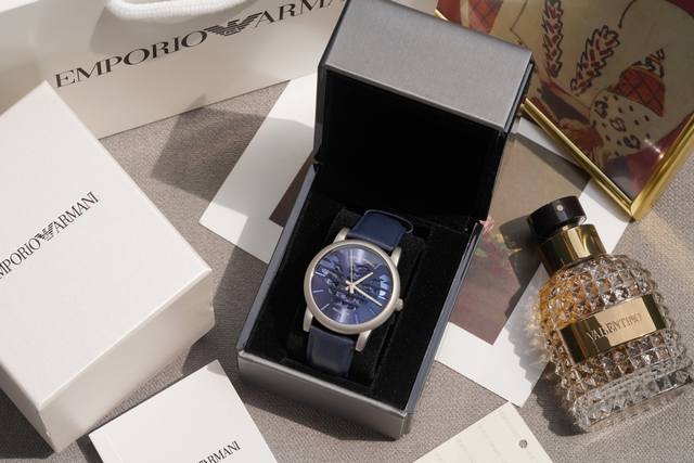 支持香港、美国直邮 全国联保！专供京东商城！阿玛尼ar 30镂空透视皮带自动机械表 ！ 镂空透视窗，质感指针、利落线条大气跃然于手！银色表盘搭配皮革表带大气又美