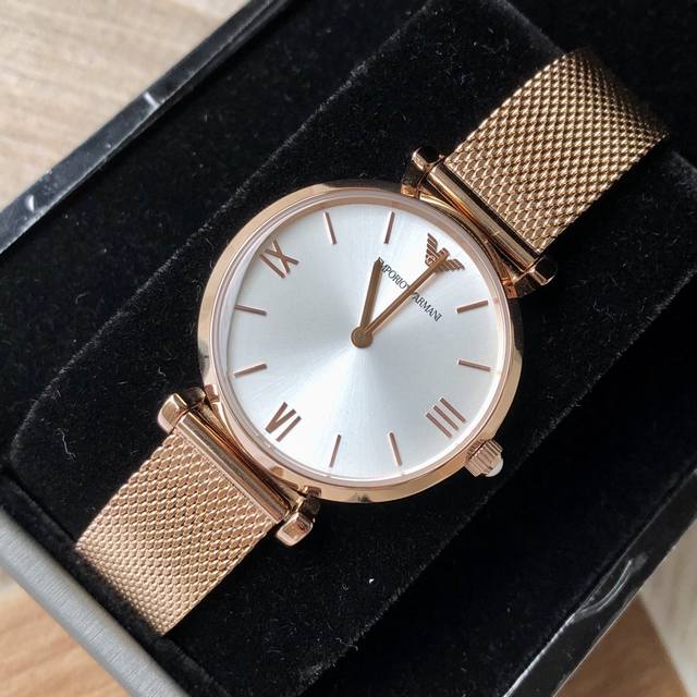支持香港、美国直邮 正品全国联保 阿玛尼石英女表，Ar1956，摩登时尚316钢织表带，刚柔并济的协调美感，简洁大气又圆润的表盘，让人一目难忘，表径~32Mm