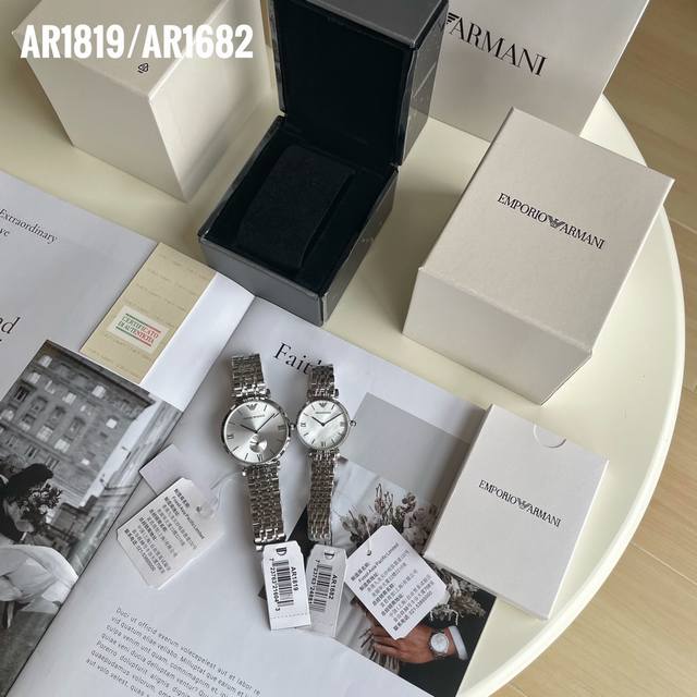 支持香港、美国直邮 全国联保！正品！阿玛尼armani情侣表 型号：Ar1819 Ar1682 表壳：精钢 表镜：矿物质强化玻璃 表带：精钢 尺寸：43*12