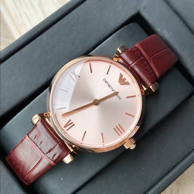 支持香港、美国直邮。 正品！阿玛尼 Armani 石女英表，Ar1911，精致简约，316L精表钢壳搭配真皮表带，满满小清新风，表径~32Mm