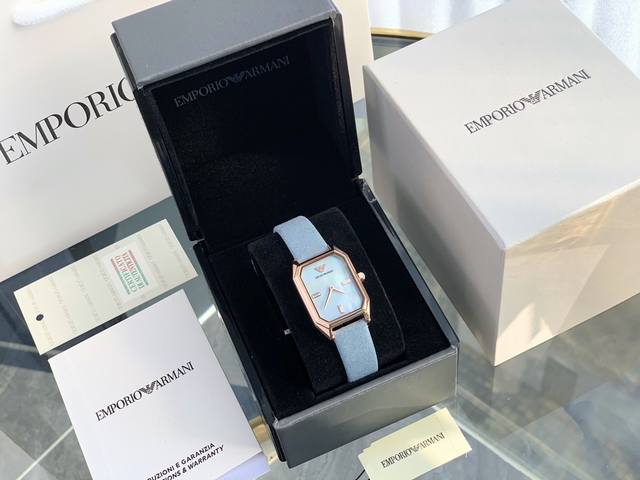 支持香港、美国直邮 阿玛尼全国联保保证正品！无佩戴支持退换！ 配防伪标签，正品全套包装！说明书211页有香港专柜刻章和全国联保电话！可拨打电话讲明香港购买，直接