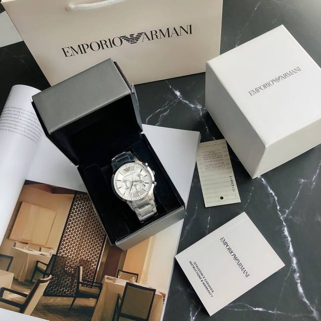 支持香港、美国直邮。 全国联保！正品！阿玛尼经典休闲商务款，Ar2458，316钢表带，白色表盘，三眼设计，带日期，316钢表带石英表，表盘直径43Mm 矿物质
