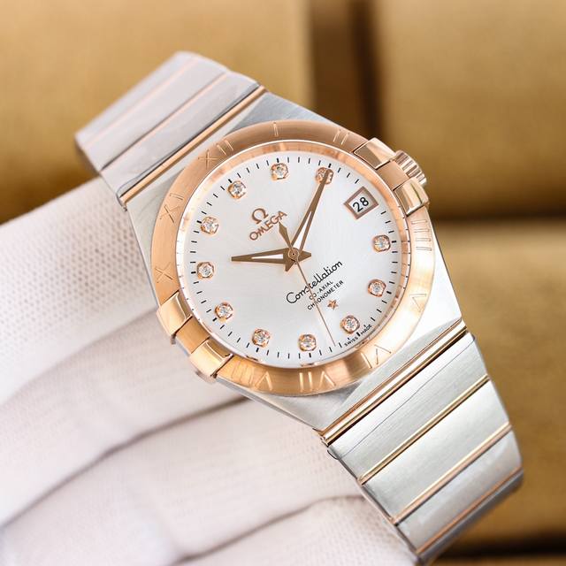 白光 金玫 钻圈加50女装加70 最畅销的高端星座，没有之一！实物拍摄原版1：1开模 欧米茄星座系列pluma轻羽腕表搭载，拱型蓝宝石玻璃男装8215改 0机芯