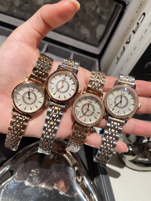 白 金 钻30 浪琴表结合女性材质与动感线条 打造出全新浪琴系列 Conquest Classic 腕表 新款腕表仍然忠实于该品牌的标志性优雅气质 该系列腕表采