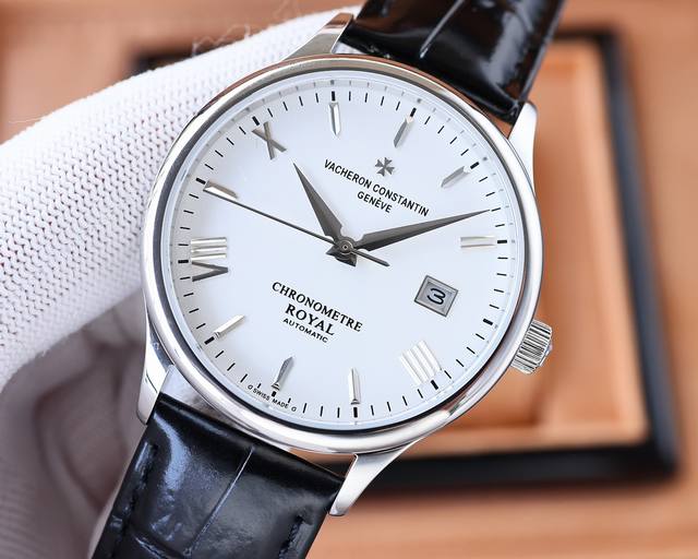 白 -金 江诗丹顿传承系列腕表火爆上市！简雅大方，完美结合，让你感受优雅绅土气息！该表搭载原装全自动进口9015超薄机芯，每小时振频28800次，性能稳定，零返