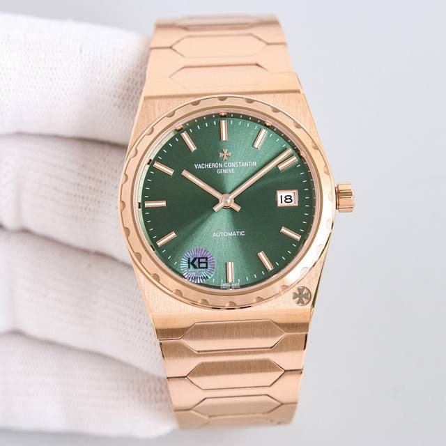 统一价: 复古且时髦，深受众多明星追捧 江诗丹顿重新重磅推出历史名作系列标志性豪华运动型腕表以纪念品牌成立222周年。 表壳：尺寸37Mm X8Mm酒桶形采用三