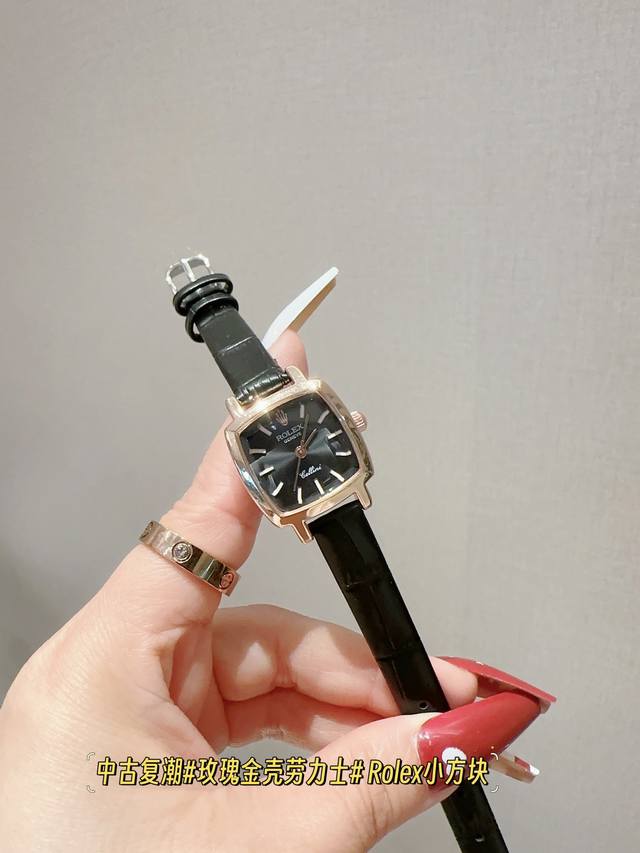 劳力士rolex #新品低调奢华女款古董表，小方表 石英机芯，合金材质与白金电镀，整体质感和气质都变了，精致感upup搭配小巧壳形，上手效果完美！尺寸28Mm