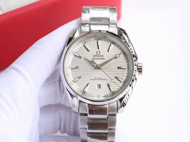 欧米茄omega海马系列 Aqua Teera 米腕表！直径41Mm 1:升级真正与正品表盘一致对版，细节精雕细琢！ 2:旋入式 凸雕技术 表冠 全新 “圆椎形