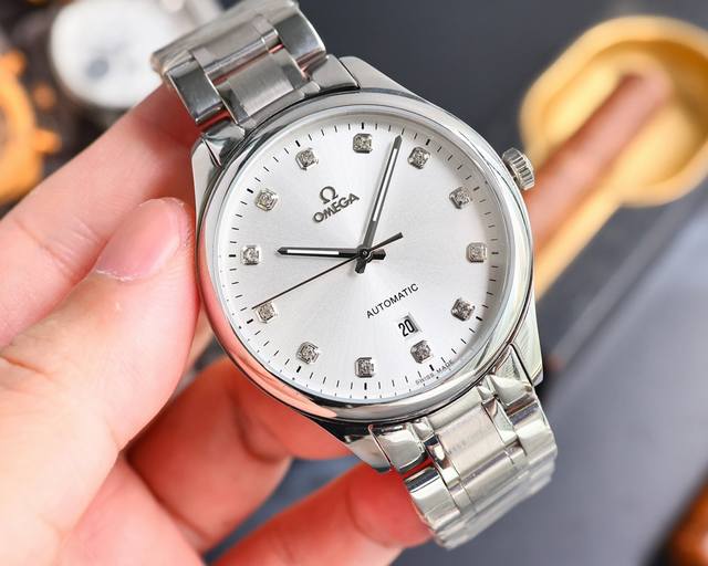 皮带 ，钢带 ，金白同价 男人挚爱 三针腕表 最新 ：欧米加最佳设计独家首发 类型 ：精品男士腕表 表带 ：真牛皮 316精钢表带 机芯 ：西铁城机械机芯 镜面