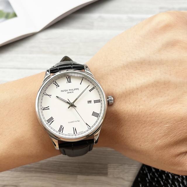 白壳 金壳 钢带20 最新 ：百达翡丽三针设计 类型 ：精品男士腕表 表带 ：真牛皮表带 316精钢表带 舒适耐用 机芯 ：高端全自动机械机芯 镜面 ：矿物质强