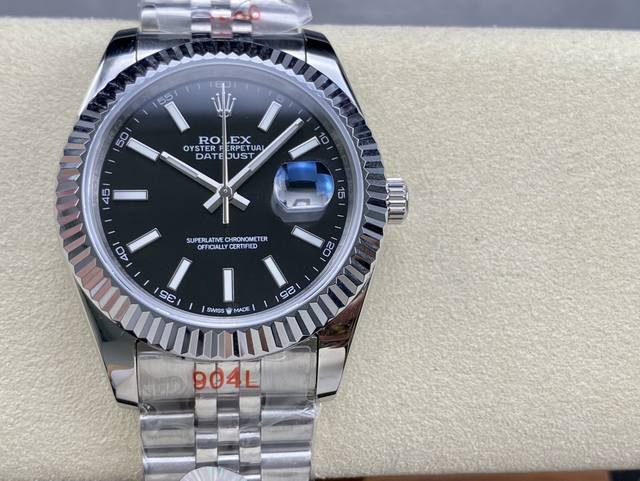 劳力士rolex 单历 日志型系列 41Mm 直径 41Mm 机芯 搭载进口全自动机械机芯 圈口 劳力士ringcommand三角坑纹 光圈 镜面 防刮蓝宝石玻