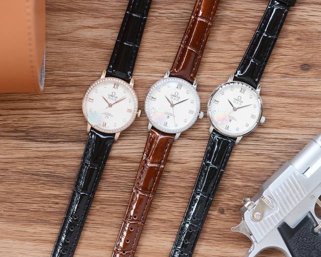 白 金 钢带+20 钻圈+20 欧米茄-Omega 女士腕表 进口石英机芯 316L精钢表壳 直径34Mm厚8Mm该款腕表备受女性喜爱，四季衣服搭配，尽显优雅在