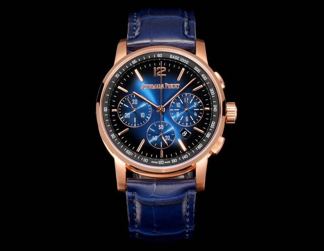 白壳 金壳 Apf爱彼-Ap，Code11.59自动上链计时码表系列1材料：316L精钢2机芯：采用稳定7750机芯改原装calibre44013玻璃镜面采用防