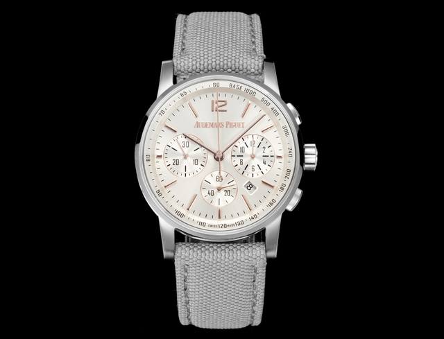 白壳 金壳 Apf爱彼-Ap，Code11.59自动上链计时码表系列1材料：316L精钢2机芯：采用稳定7750机芯改原装calibre44013玻璃镜面采用防