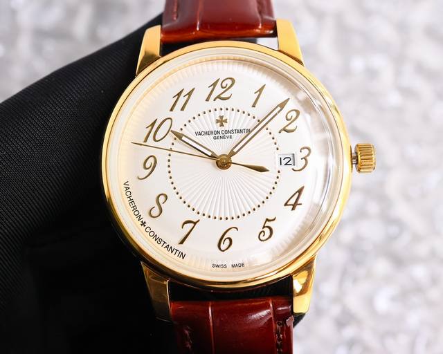 白壳 .金壳 江诗丹顿传承系列腕表升级版！该表搭载由原装9015。让表更显纤薄，频率为每小时振动28,800次对表壳的四个角弧度进行改善，表盘颜色弧度更契合，表