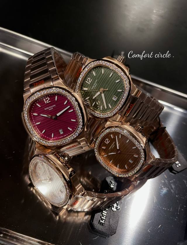 白 金 钻圈30 人间小富婆得选择 时尚优雅女士鹦鹉螺7118系列。 这绝对是百达斐丽的毕业款啦 小红书刷不完的种草 简约素净 佩戴起来非常素雅大气 女神必备款