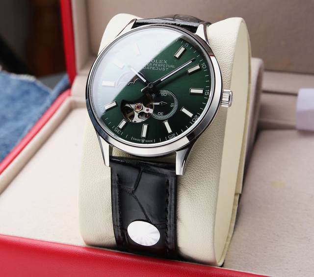 台湾出品：白皮p . 钢带20. 本品均已严格经过防水压力测试，防水可达120米 劳力士，日月星辰系列，搭载原装进口82S7机芯 0返修0售后 ，采用超a精钢壳