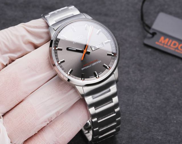 台湾厂：白钢： . 本品均已严格经过防水压力测试，防水可达120米 此款出货都以4码合一的形式出货，退换均以三码合一进出，望多理解！ 美度 Mido 指挥官系列