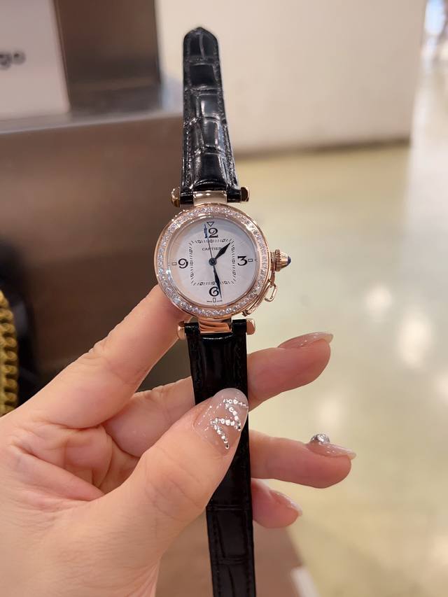 批P钻圈 Pashadecartier卡地亚帕莎系列腕表，方中有圆，35毫米表款，进口瑞士石英机芯，316L精钢表壳，意大利小牛皮表带，淬火钢蓝夜光指针，非常适