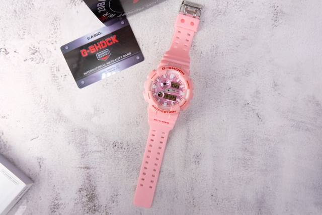 卡西欧g-Shock X 系列 经典防震表盘设计，配合冲击视觉的强烈色彩，Lcd液晶显示，精确到1 0秒的秒表计速功能，防震、防磁、 米防水，48个城市时间，倒