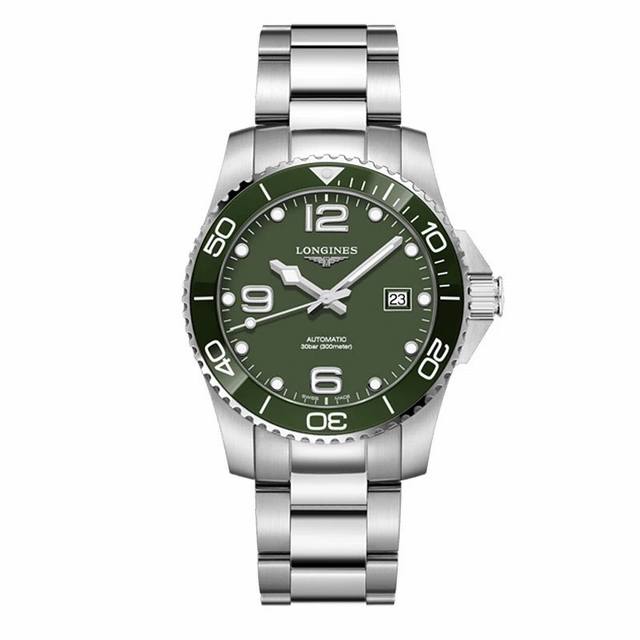 官网同步明星产品 专为追求卓越品质和拥有优雅态度的品味人士设计 浪琴 Longines 康卡斯潜水系列。采用进口石英机芯精准走时表壳采用高科技材质历久弥新不易褪