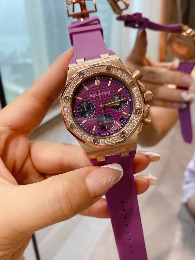 白 金 麦芽糖mj 网红爆款爱彼皇家橡树香芋紫来货316精钢表壳镶钻八角钻石壳边设计 进口日本多动能石英机芯 稳定带计时功能 蓝宝石水晶镜面刮不花玻璃 采用食品