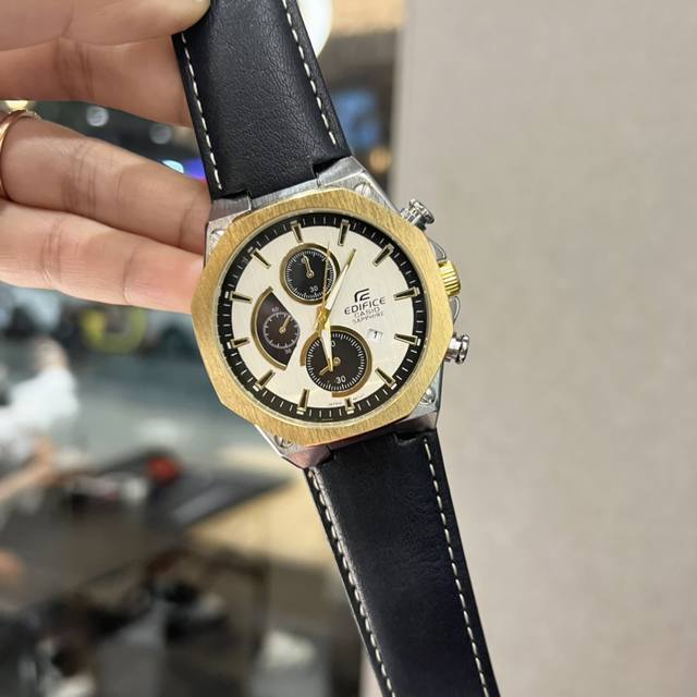 间金 品牌：卡西欧，类型：新款6针；机芯：石英机芯 ，镜面：顶级金钢镀膜防刮镜面 ，小牛皮表带：尺寸：直径42Mm厚度13Mm。