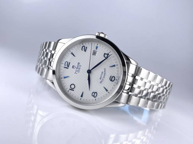 周杰伦代言款 帝舵 1926 系列首发日本西铁城8215机械版本 全新复刻品质，七带链节，极致贴合，高阶配置。#天生敢为#“周杰伦”同款来袭即适合商务又兼顾时尚