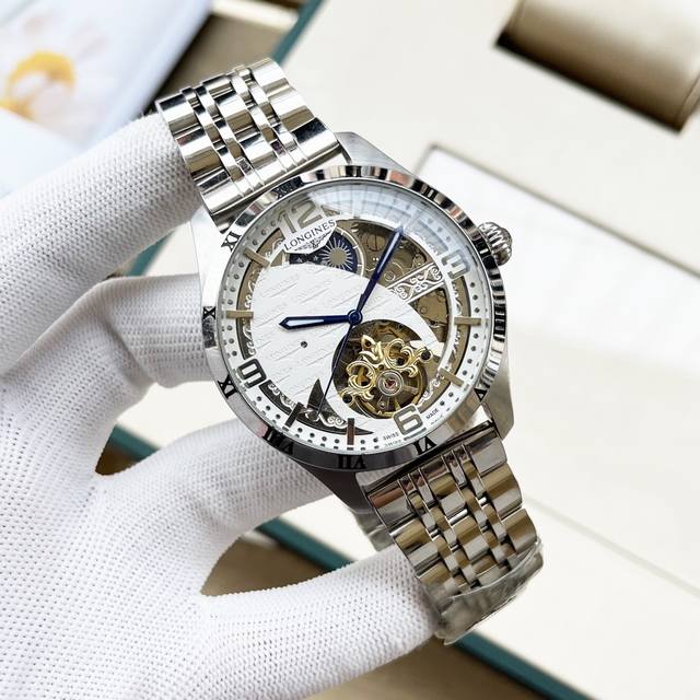 浪琴-Longines 精品男士腕表劲爆镂空设计，尊贵大气，绅士风范，卓越品质，热卖全城。采用全自动机械机芯，顶级316精钢表壳，矿物质超强镜面，尺寸42Mma