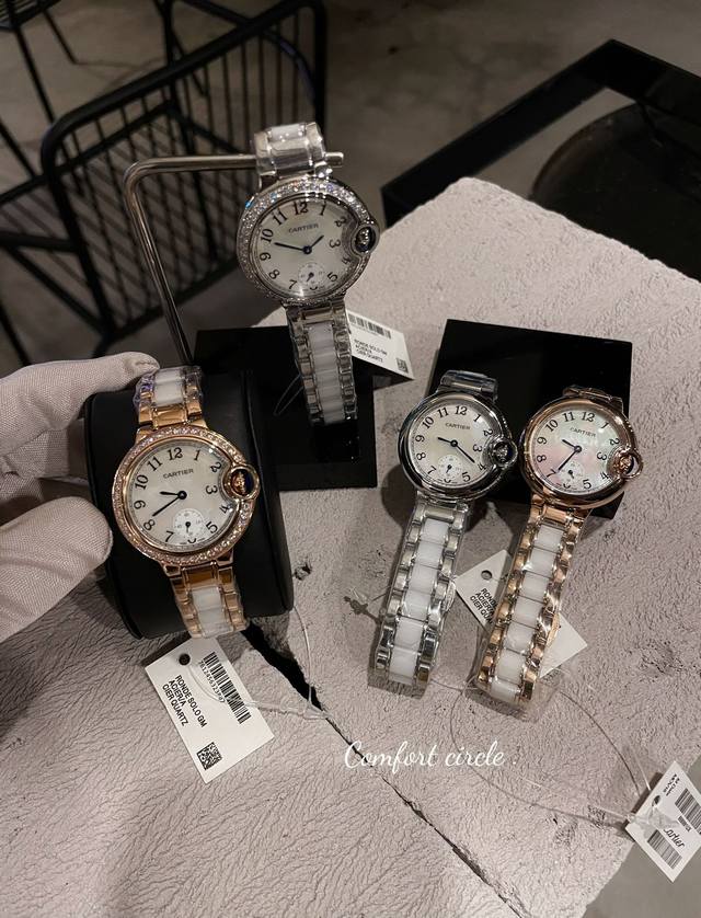 白 金 钻30 卡地亚 33Mm 鱼眼玻璃 针扣款 匠心之作卡地亚蓝气球，精致33Mm石英腕表，传统三针设计 星空运转 时间流淌 特殊工艺镶钻，个性 完美 搭配