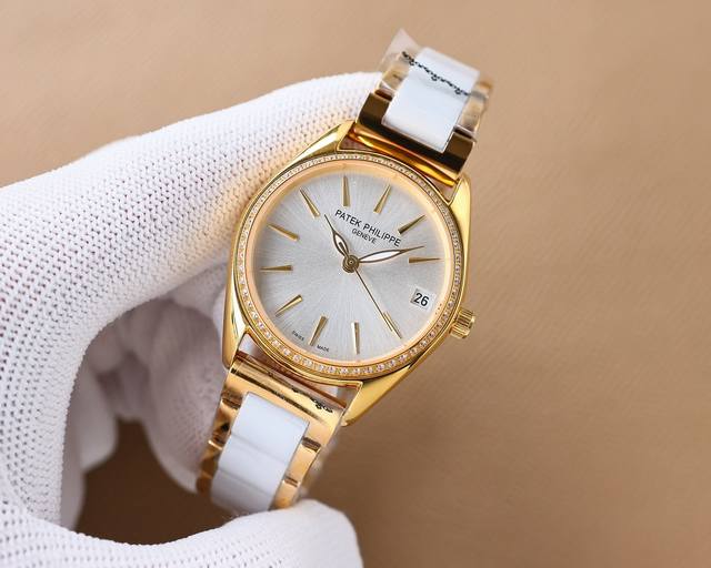 白 金 2024百达翡丽最新款爆款推荐 演绎百变女神，年度最佳女款，百达翡丽 升级v8版 时尚女表 简约三针 夜时超强夜光独特3字位日历 壳上采用独特施华洛世奇