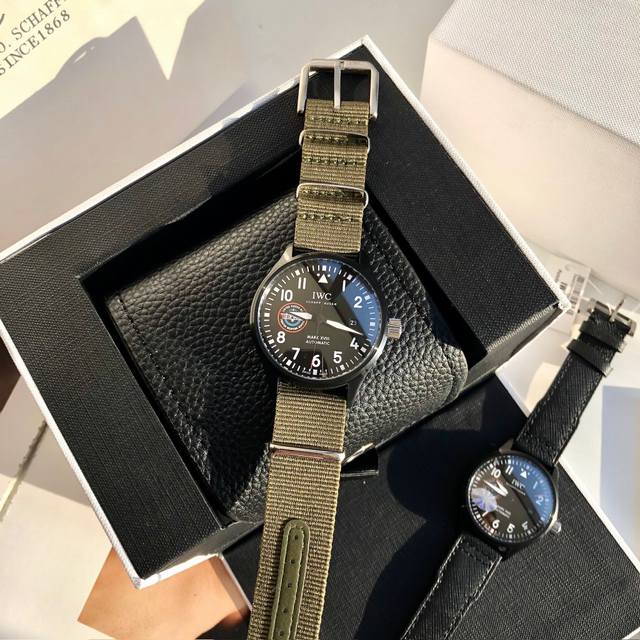 Gd品控全新升级飞行员系列劳伦斯体育公益基金会 限量版 禀承传统 致敬经典 一个时代的记忆，一枚腕表的故事，飞行员系列马克十八自问世至今，历经几十年依然在表友心