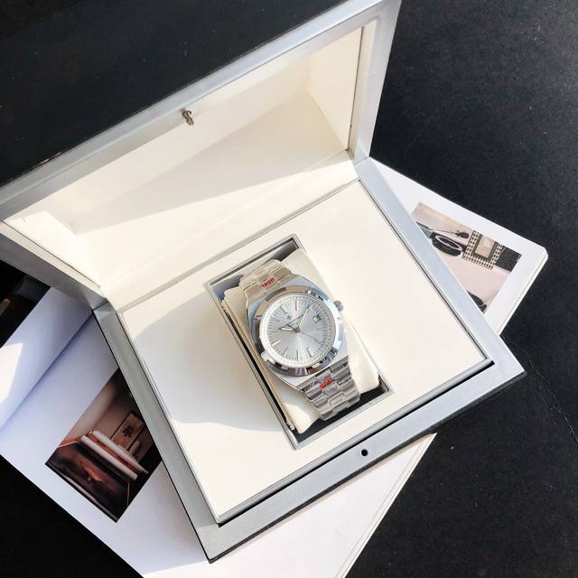 江诗钢王，入手即挣 待到春暖花开，与你纵横四海Gd品控匠心之作，打造男人之颠：纵横四海4500V 表面 采原装数控调色，蓝、绿、咖以及经典黑、银原装同步5色可选