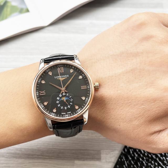 白壳 金壳 钢带20 最新 ：浪琴三针设计 类型 ：精品男士腕表 表带 ：真牛皮表带 316精钢表带 舒适耐用 机芯 ：高端全自动机械机芯 镜面 ：矿物质强化玻