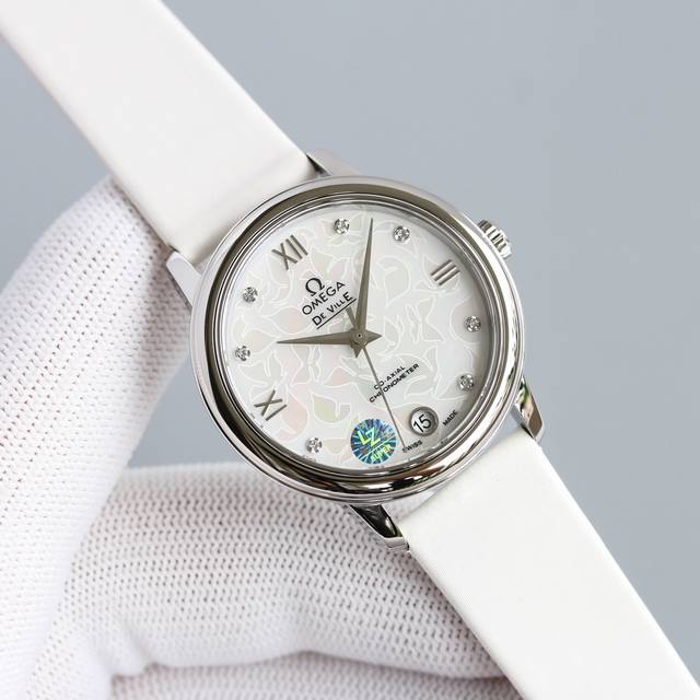 白色丝带白壳 鳄鱼皮：白壳 金色 最高版本，市场唯一装海欧2892机芯，唯一原装开模，多次升级版本。欧米茄碟飞系列424.10.33.20.55.002 1机芯