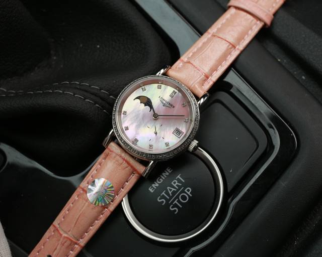 台湾厂出品：同价 . 本品均已严格经过防水压力测试，防水可达120米 台湾厂出品、浪琴、博雅系列、女士腕表、采用超a精钢壳套 做工精细，防水程度可达5度。可游泳