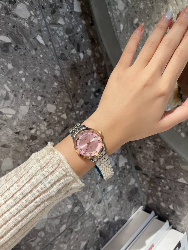 白 金 钻30 浪琴-Longines. 最新气质女表 搭载原装进口石英机芯，珍珠贝表盘，水晶镶钻精致雅典，闪亮而不单调，316精钢表壳 ，蓝宝石玻璃尺寸32M