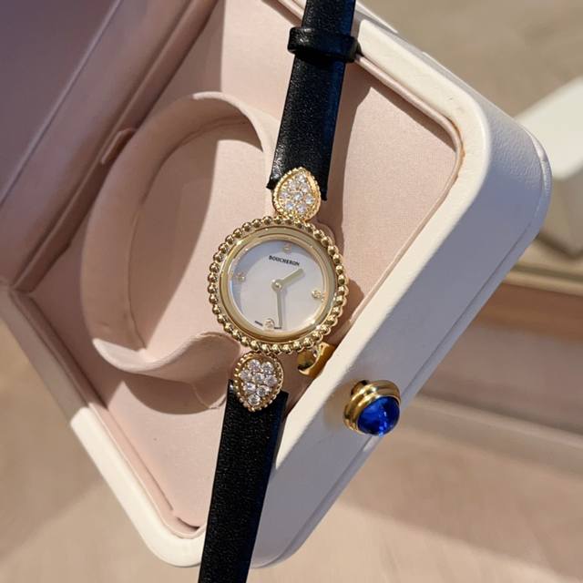 白 金 钻 全新高品质：Boucheron 宝诗龙的serpent Boheme 系列腕表诚意上市！ 浪漫的波西米亚风， 优雅而柔美；以经典的水滴形和圆珠包边设