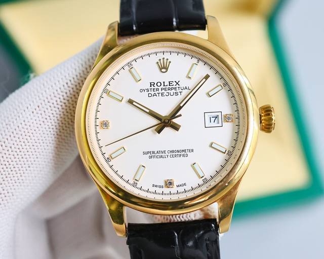 白 -金 。 店家爆款主推 劳力士 Rolex 升级版本 男士腕表 采用独特的表盘设计 搭配五金装饰钉的3D立体感，整体效果更显高档奢华的劳力士， 初识劳力士必