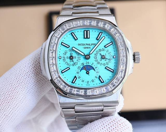 白 -金 钻+100。百达.翡丽5740 1G-001--超复杂多功能鹦鹉螺重磅登场，迄今推出的首款nautilus复杂腕表，以超复杂的工艺技术打造休闲运动腕表