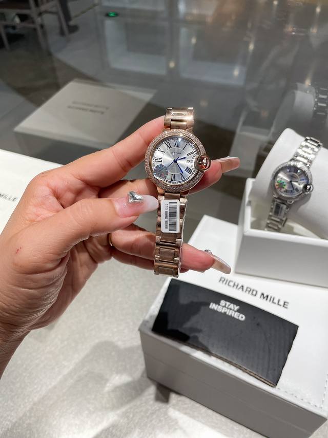 白 金 钢带20 钻30 高品质， Ballon Bleu De Cartier卡地亚蓝气球腕表奢华系列，百搭尺寸33Mm，简约又别具品味，摒弃了现代盛行的繁复