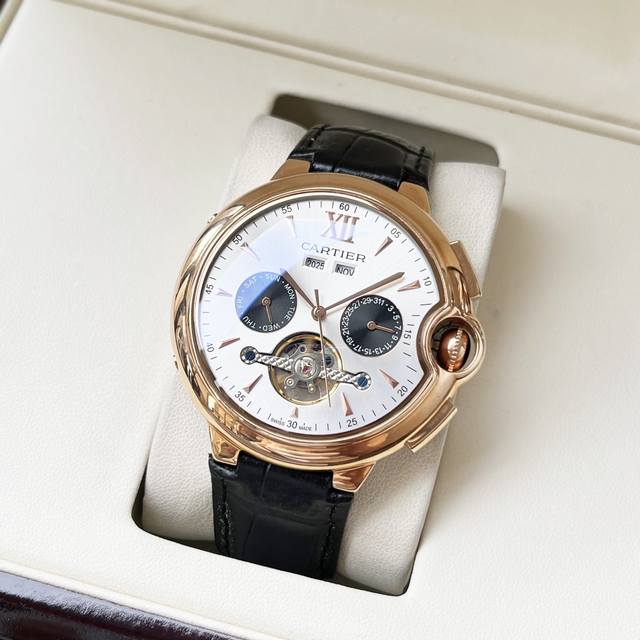 白壳 ，玫瑰金 ，钢带+30。 全新风格 经典热卖 卡地亚-Cartier 男士腕表 全自动机械机芯 矿物强化玻璃 316L精钢表壳 真皮 精钢表带 时尚休闲
