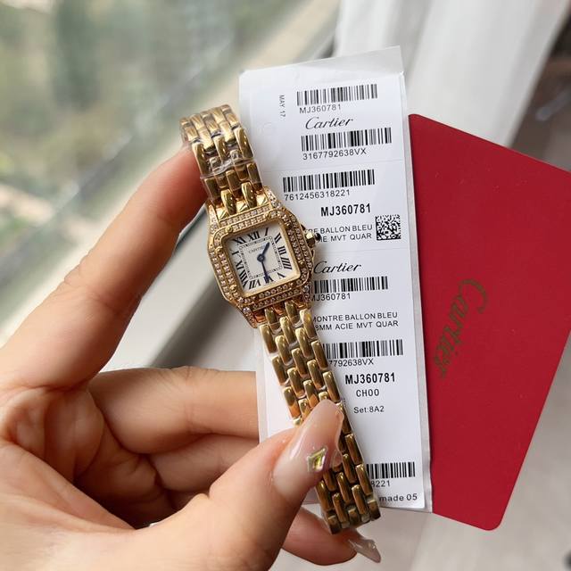 Mini号 卡地亚-Cartier全新升级版卡地亚猎豹panthère De Cartier 卡地亚猎豹系列以精致灵动的造型 摩登现代的风格 诠释自信优雅它线条