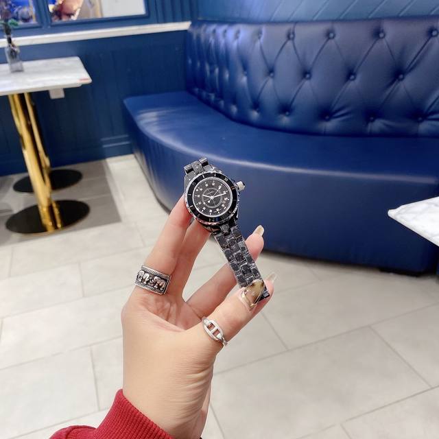 钻面款黑色 优质陶瓷 Chanel香奈儿 J12 石英女表 陶瓷材质 石仔面 小号33Mm♀大号38Mm 情侣入款黑色更加炫酷