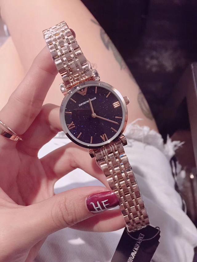 狠货来袭，官网同步真星空面进口石英机芯，实心精钢表带原装蝴蝶扣。女装32Mm