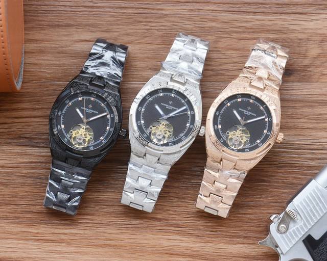 统一 男人挚爱 雕花壳腕表 最新 ：江诗丹顿最佳设计独家首发 类型 ：精品男士腕表 表带 ：316精钢表带 机芯 ：高端全自动机械机芯 镜面 ：矿物质强化玻璃