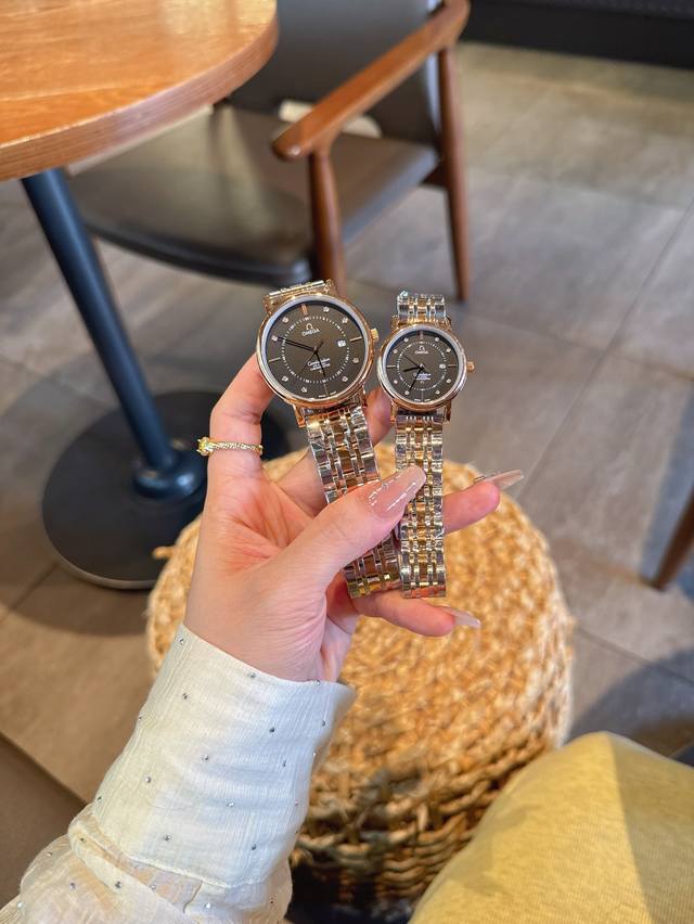 白壳 玫壳 钢带20 欧米茄 情侣对表 原装进口石英机芯 矿物质玻璃镜面 316L精钢表壳 直径男40Mm女30Mm 厚8Mm如果今天的阳光停止了它耀眼的光芒。